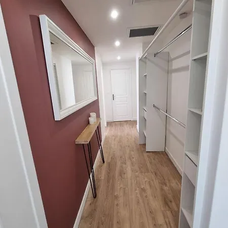 Luminous And Elegant 3br In Hyper Centre 公寓 波城