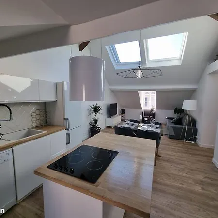 Luminous And Elegant 3br In Hyper Centre Apartmán